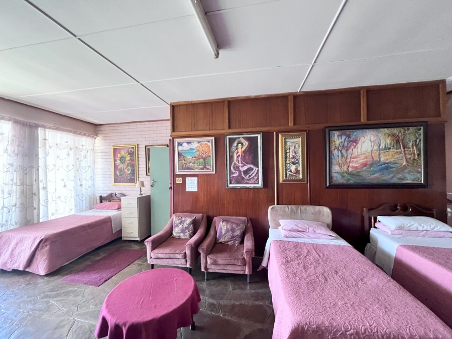 9 Bedroom Property for Sale in Generaal De Wet Free State